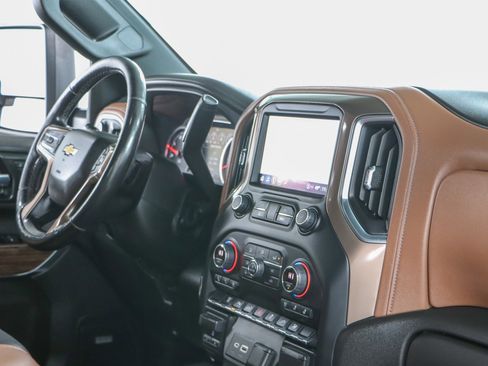 Used 2022 Chevrolet Silverado 2500 High Country image 28