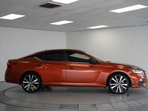 Used 2022 Nissan Altima 2.5 SR AWD/4WD image 8