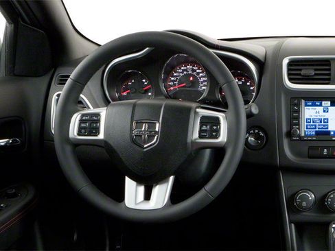 Used 2013 Dodge Avenger SXT FWD image 9