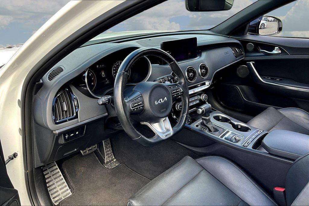 Used 2023 Kia Stinger GT-Line w/ Sun & Sound Package AWD/4WD image 17