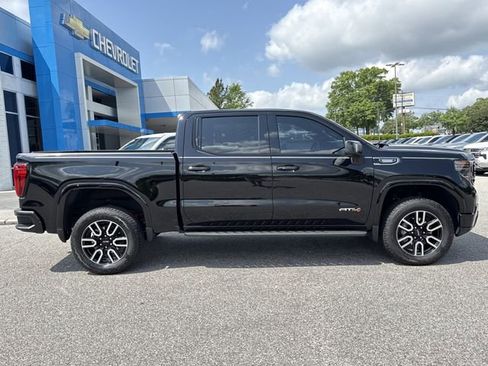 Used 2025 GMC Sierra 1500 AT4 w/ AT4 Premium Package AWD/4WD image 2