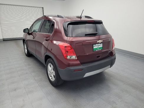 Used 2016 Chevrolet Trax LT w/ LT Sun and Sound Package FWD image 5