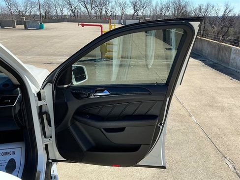 Used 2016 Mercedes-Benz GL 450 4MATIC image 34