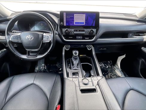 Used 2025 Toyota Grand Highlander FWD image 19