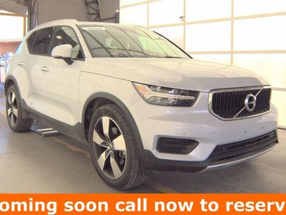 Used 2020 Volvo XC40 T5 Momentum
