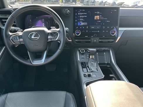 Used 2024 Lexus GX 550 w/ Cold Area Package AWD/4WD image 10