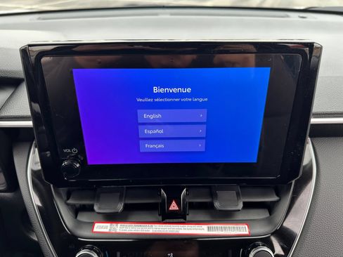 Certified 2025 Toyota Corolla Cross LE FWD image 17