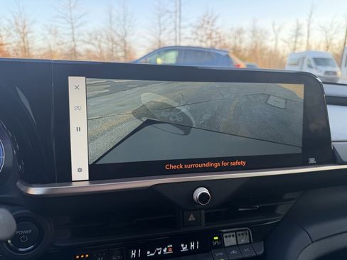 Certified 2023 Toyota Crown Limited w/ Advanced Technology Package image 22