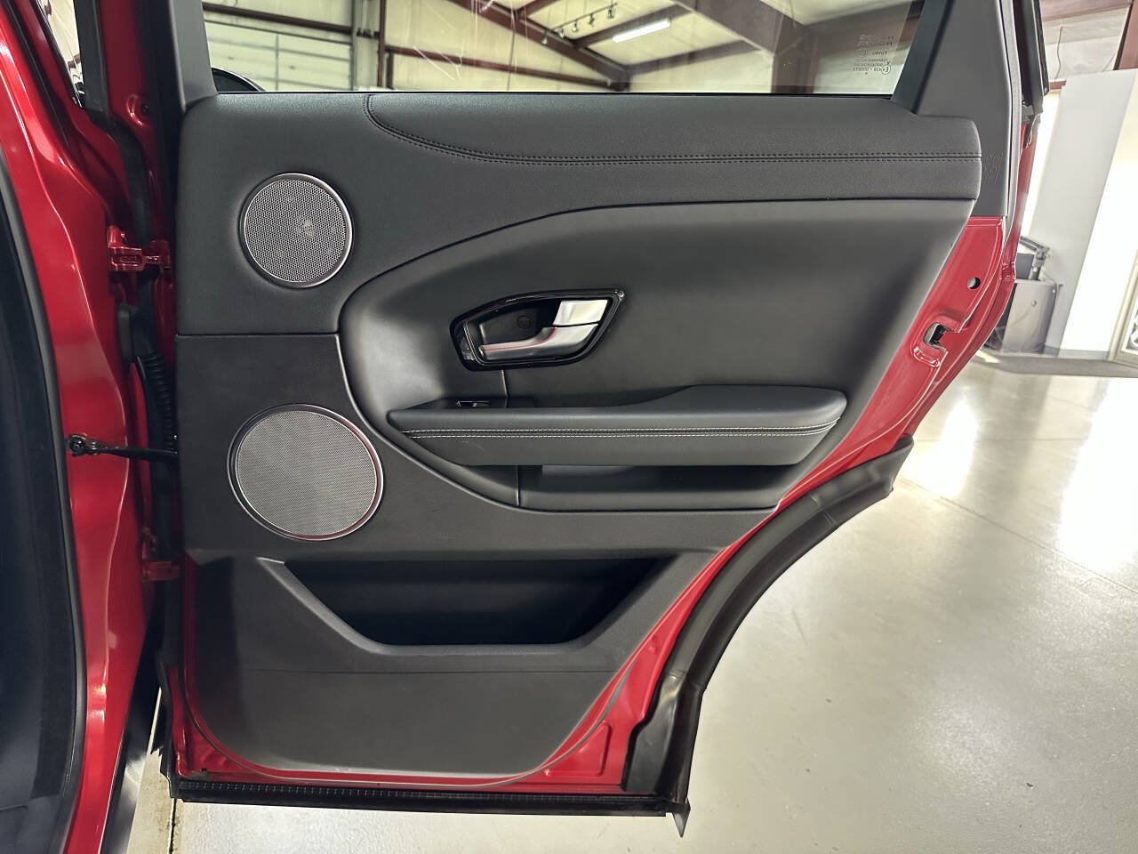 Used 2019 Land Rover Range Rover Evoque HSE AWD/4WD image 14