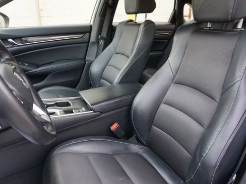 Used 2018 Honda Accord Sport image 27