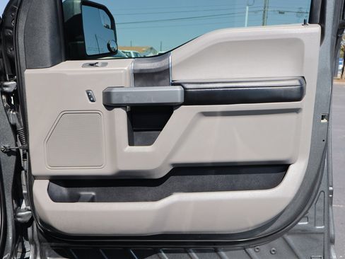 Used 2018 Ford F150 XLT image 41
