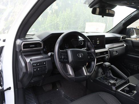 Certified 2025 Toyota 4Runner SR5 AWD/4WD image 14