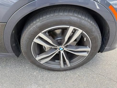 Used 2021 BMW X7 xDrive40i w/ M Sport Package AWD/4WD image 18