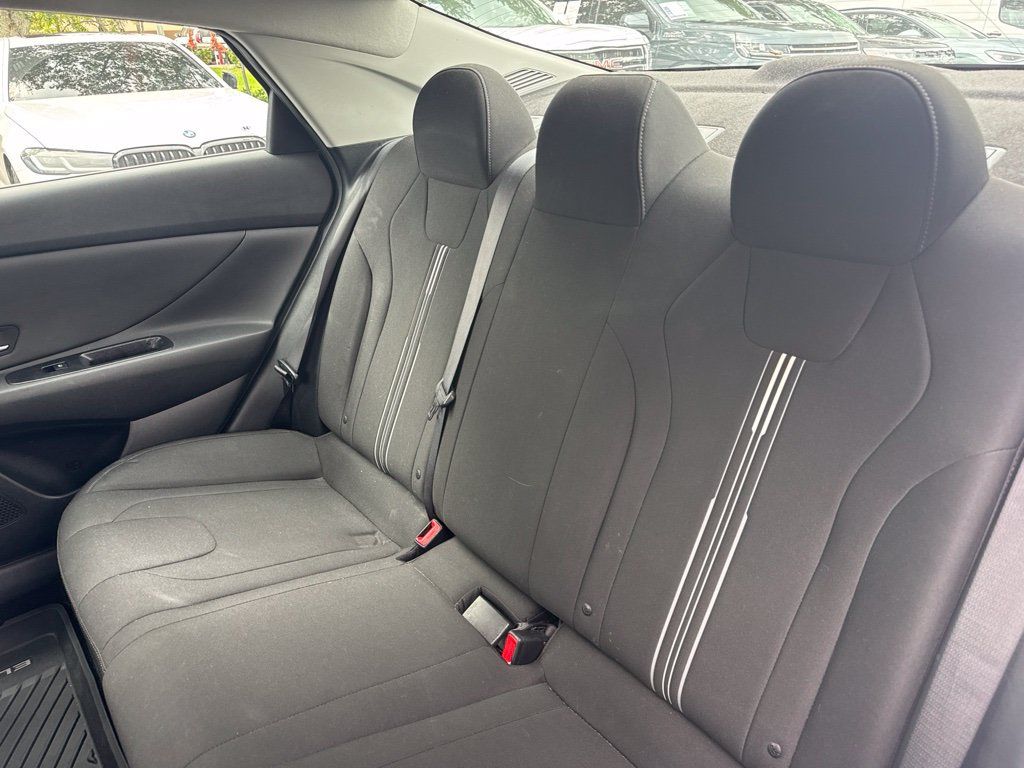 Used 2023 Hyundai Elantra SEL w/ Convenience Package FWD image 11