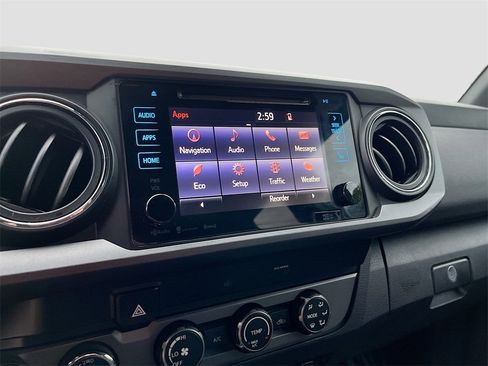 Used 2019 Toyota Tacoma w/ TRD Off-Road Package image 15