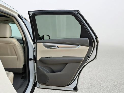 Used 2022 Cadillac XT5 Premium Luxury FWD image 29