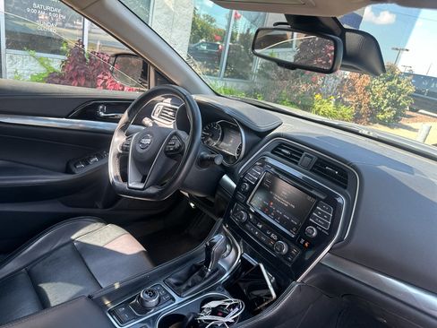 Used 2021 Nissan Maxima 3.5 SV w/ Floor Mat Group FWD image 11