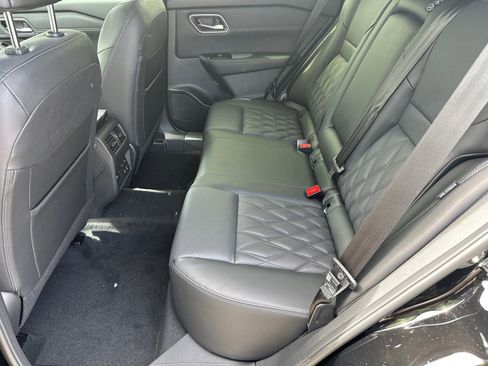 New 2026 Nissan Rogue Platinum w/ Tech Package AWD/4WD image 19