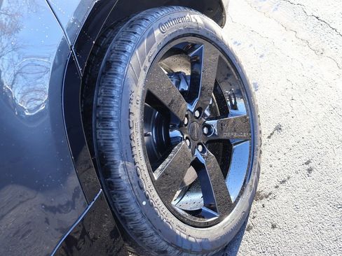 New 2026 Land Rover Defender 130 X-Dynamic SE image 37