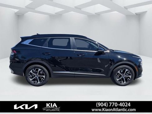 Used 2025 Kia Sportage EX w/ Premium Package image 2
