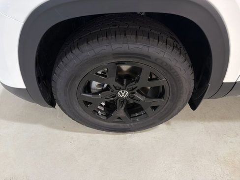 New 2026 Volkswagen Atlas Peak Edition AWD/4WD image 11
