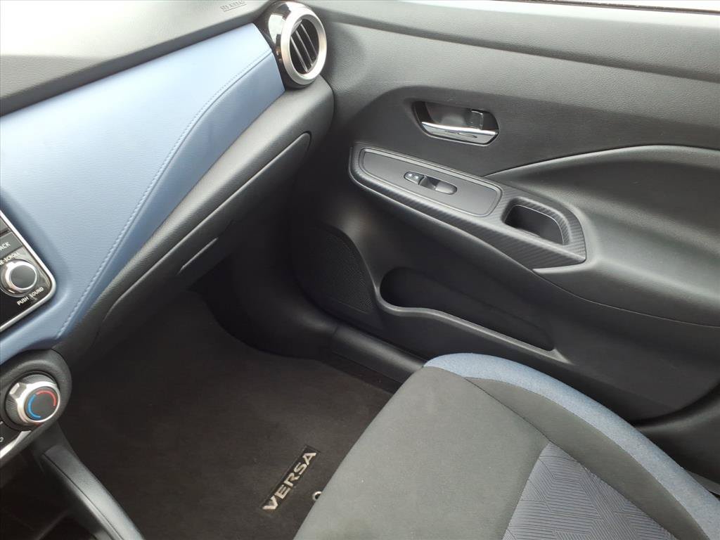 Used 2024 Nissan Versa SV FWD image 31