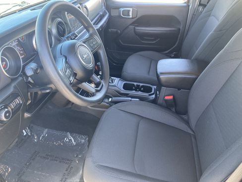 Used 2022 Jeep Wrangler Unlimited Sport AWD/4WD image 17