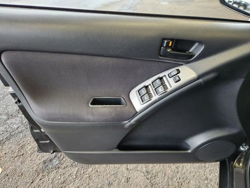 Used 2005 Toyota Matrix image 10