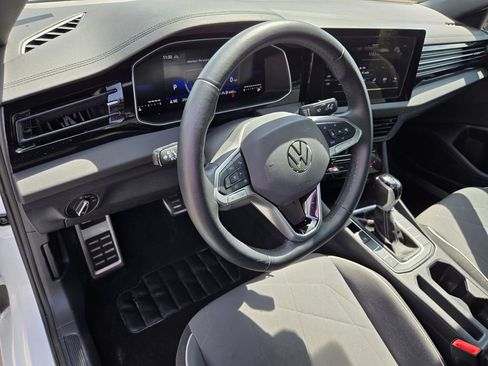 Used 2025 Volkswagen Jetta Sport FWD image 14