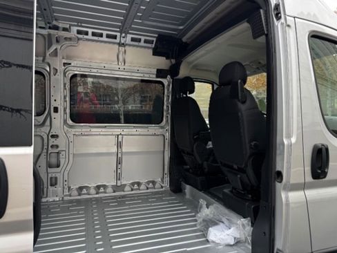 Used 2023 RAM ProMaster 3500 w/ Premium Convenience Group (B) image 24