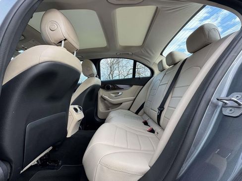 Used 2018 Mercedes-Benz C 300 4MATIC Sedan image 14