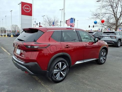 Used 2023 Nissan Rogue SL w/ SL Premium Package image 3