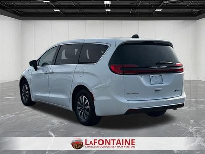 Used 2024 Chrysler Pacifica Limited