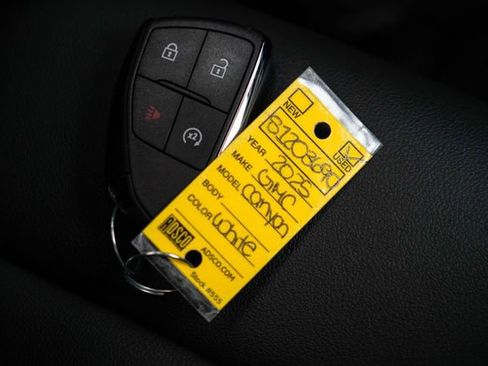 Used 2025 GMC Canyon Elevation w/ Convenience Package image 35