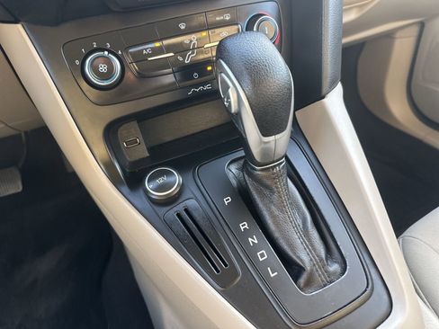 Used 2017 Ford Focus SE image 29
