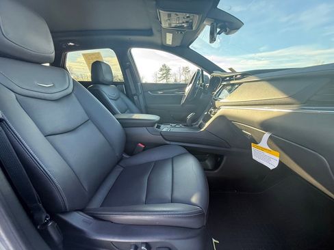 Certified 2024 Cadillac XT5 Sportv w/ Technology Package image 34