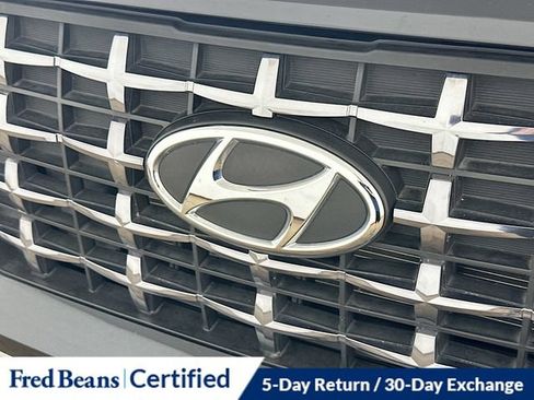 Certified 2023 Hyundai Venue SEL FWD image 21