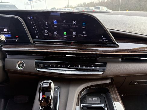 Used 2023 Cadillac Escalade Premium Luxury w/ LPO, Radiant Package AWD/4WD image 25