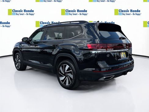 Used 2025 Volkswagen Atlas SE FWD image 5