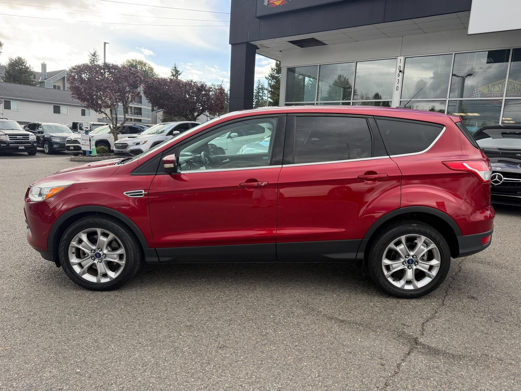 Used 2014 Ford Escape Titanium AWD/4WD image 2