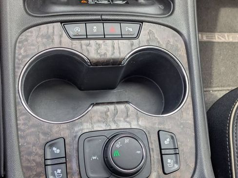 Used 2023 GMC Acadia Denali w/ Denali Technology Package FWD image 21