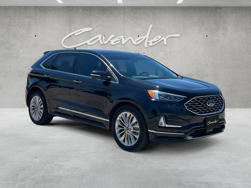 Used 2022 Ford Edge Titanium w/ Equipment Group 301A AWD/4WD image 2