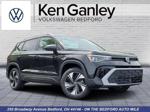 New 2026 Volkswagen Taos SE AWD/4WD image 1