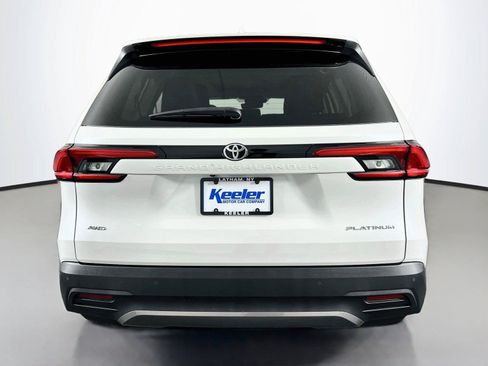 Used 2024 Toyota Grand Highlander AWD image 5