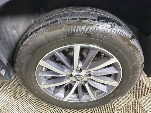 Used 2019 Toyota Highlander XLE image 22