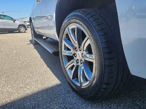 Used 2016 Chevrolet Tahoe LTZ AWD/4WD image 32