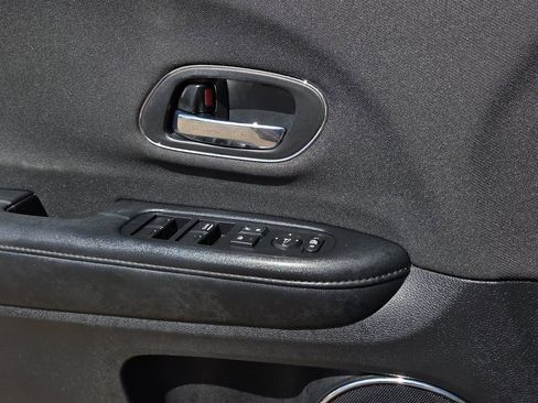 Used 2021 Honda HR-V EX image 18