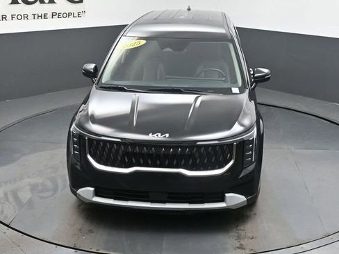 Used 2025 Kia Carnival FWD image 58
