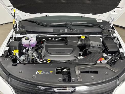 New 2027 Chrysler Pacifica Select FWD image 30