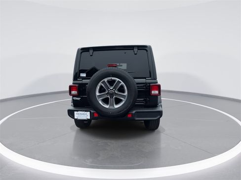 Used 2022 Jeep Wrangler Unlimited Sahara image 7